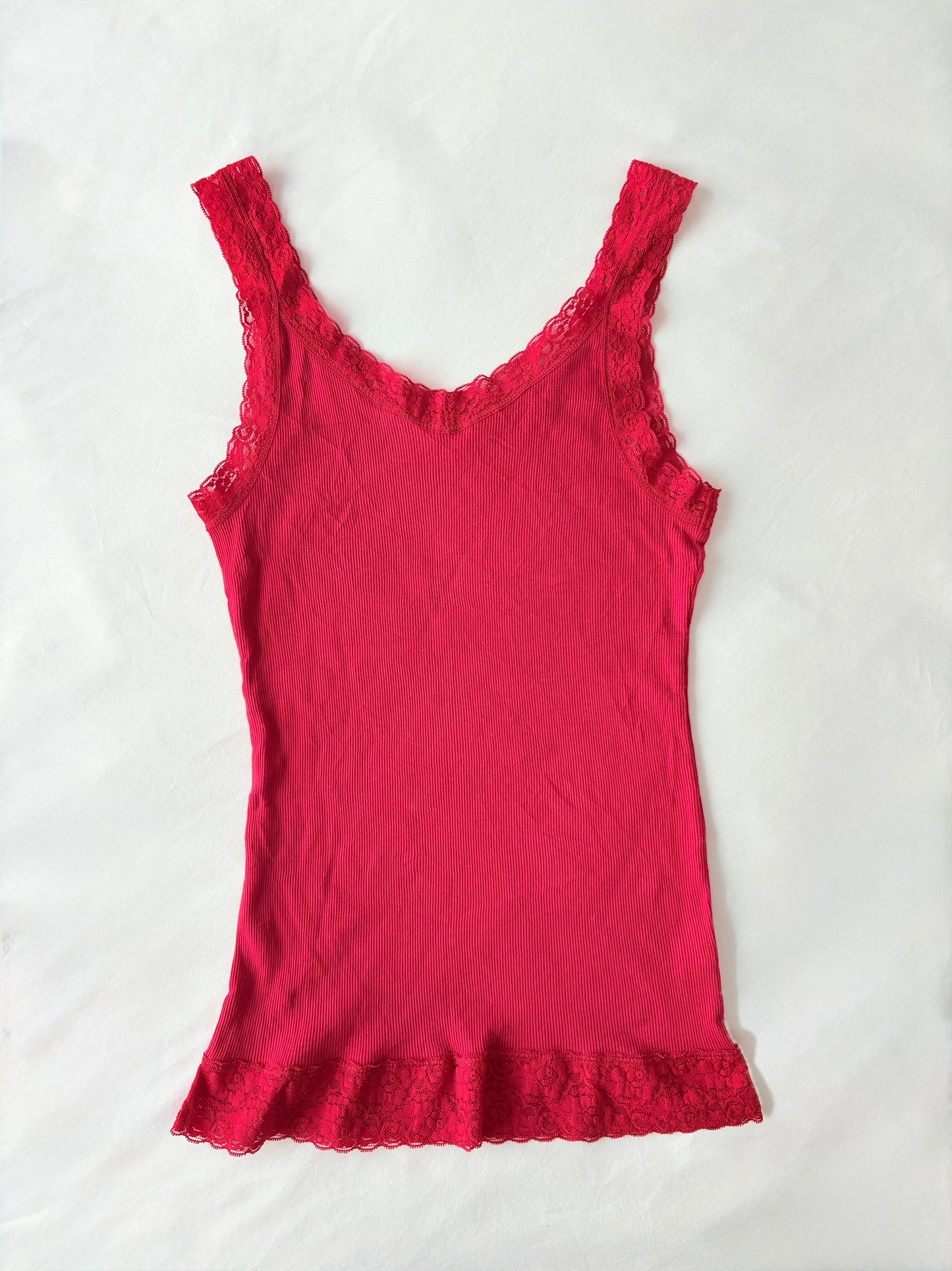 00’s Lace trim red cami | Size small