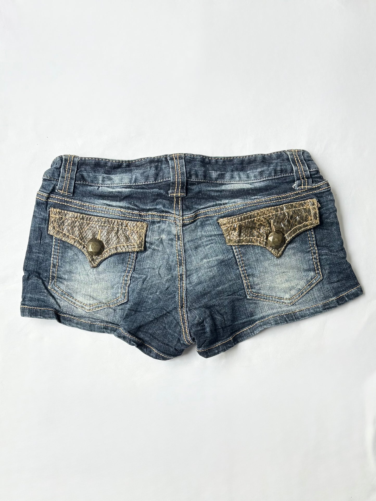 00’s Japanese studded low rise shorts | Size 8