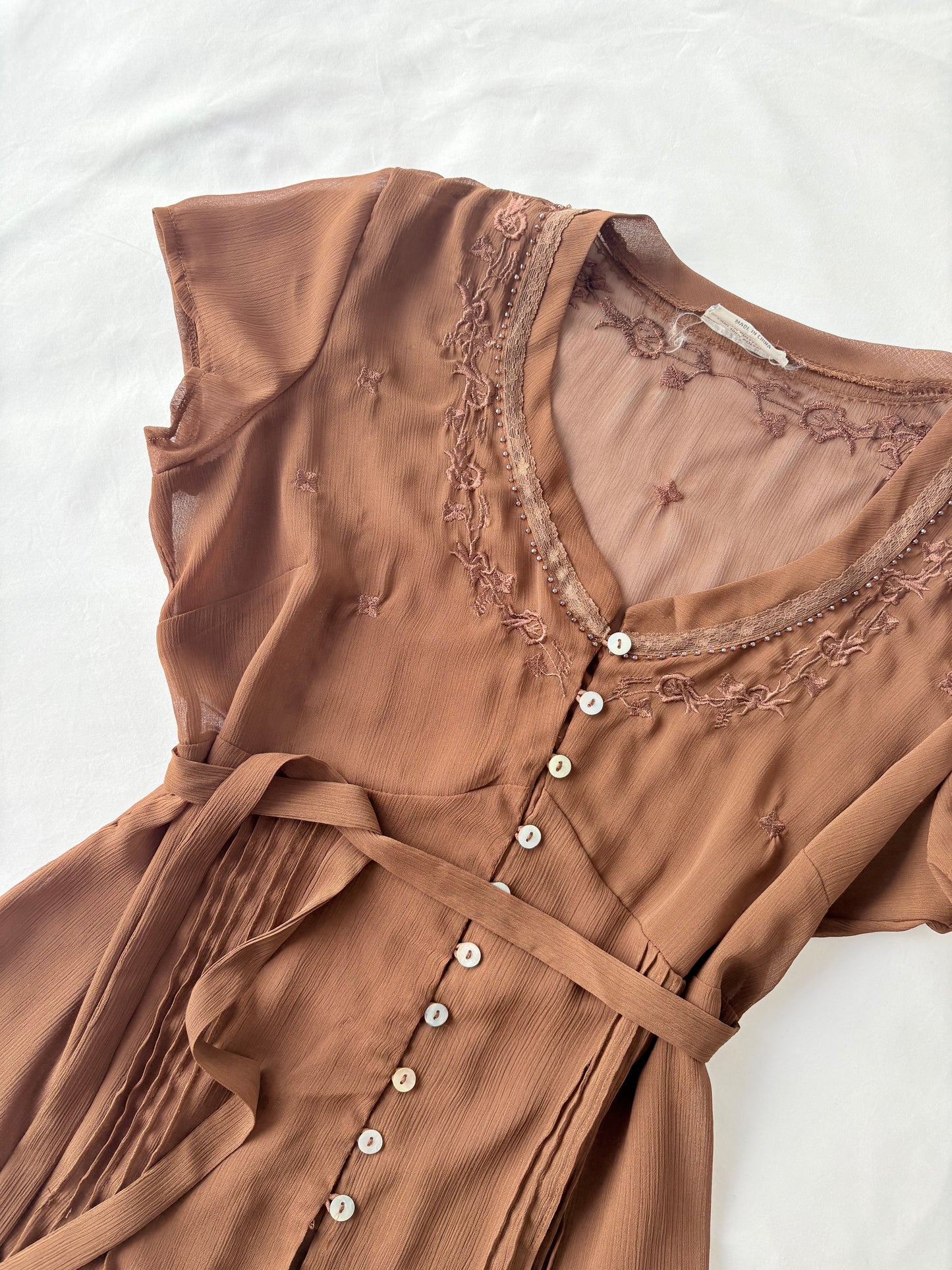 00’s Embroidered brown tie top | Size 10