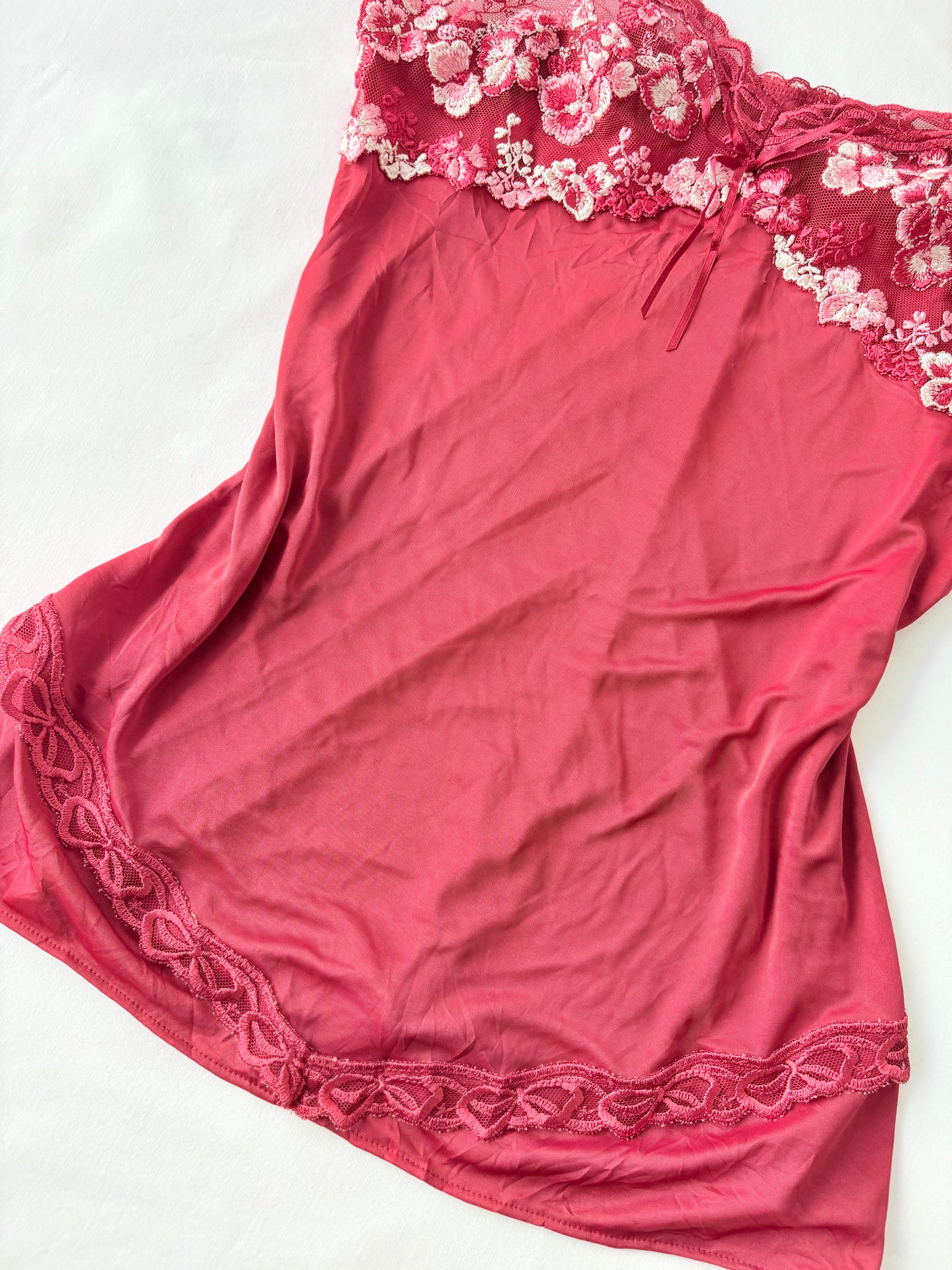 00’s Ruby red embroidered cami | Size medium