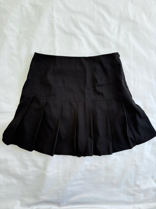 Black pleated mini skirt | Size 10