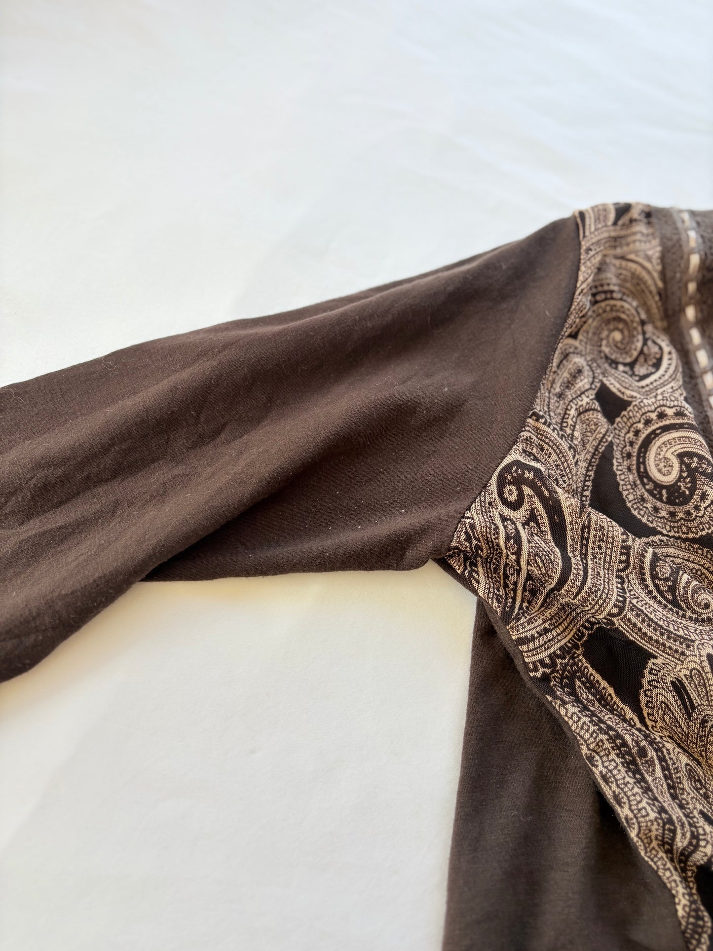 00’s Viänte paisley brown top | Size medium