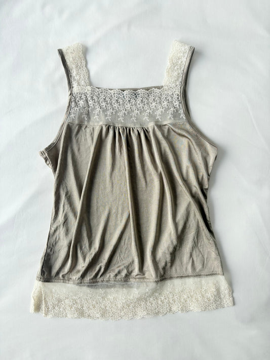 00’s Dear Flūra lace trim cami | Size small