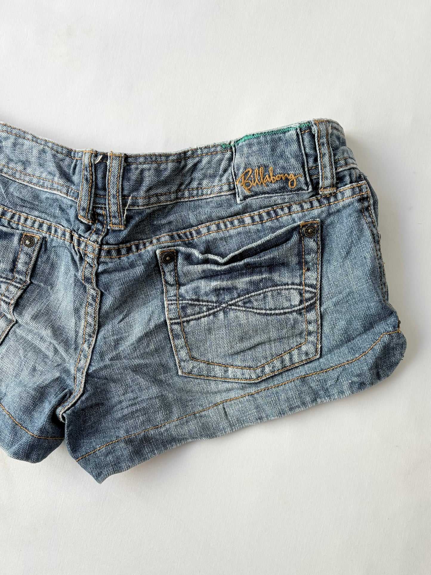 00’s Billabong low rise denim shorts | Size 10