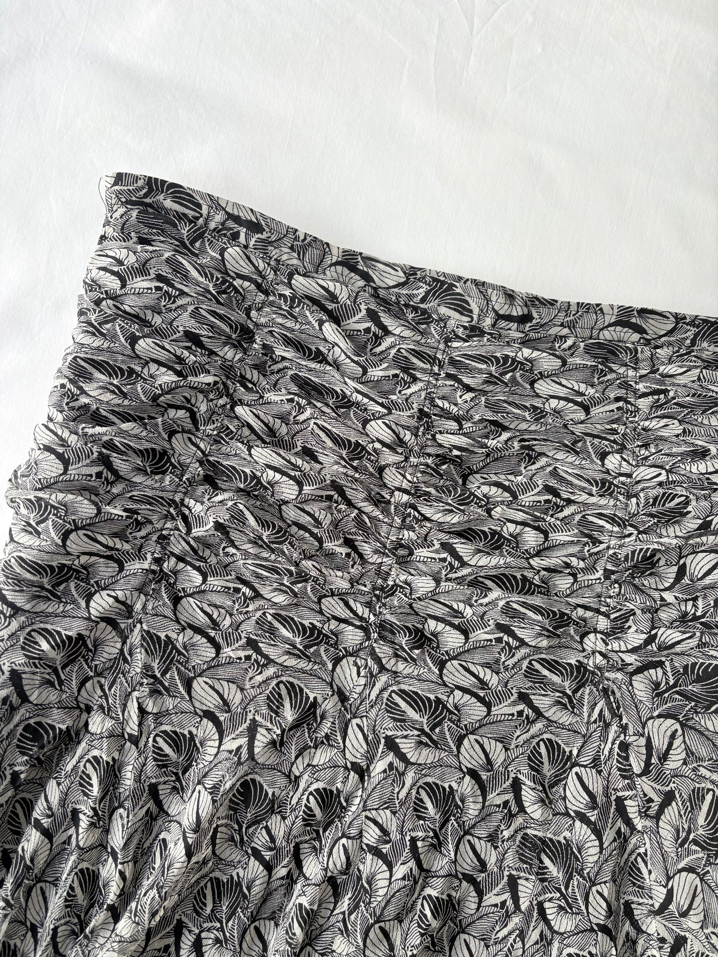 00’s Gathered silk midi skirt | Size small