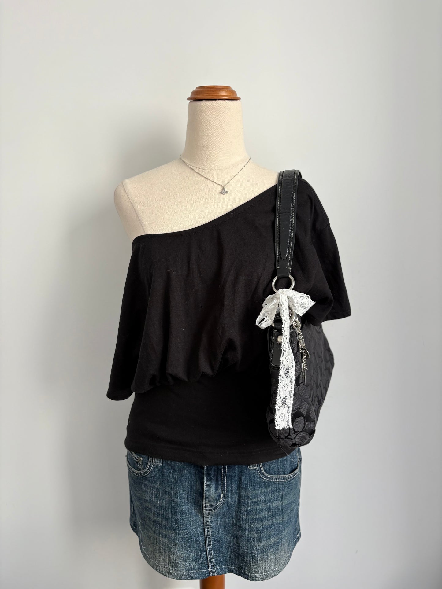 00’s Reworked black off the shoulder top | Size 8