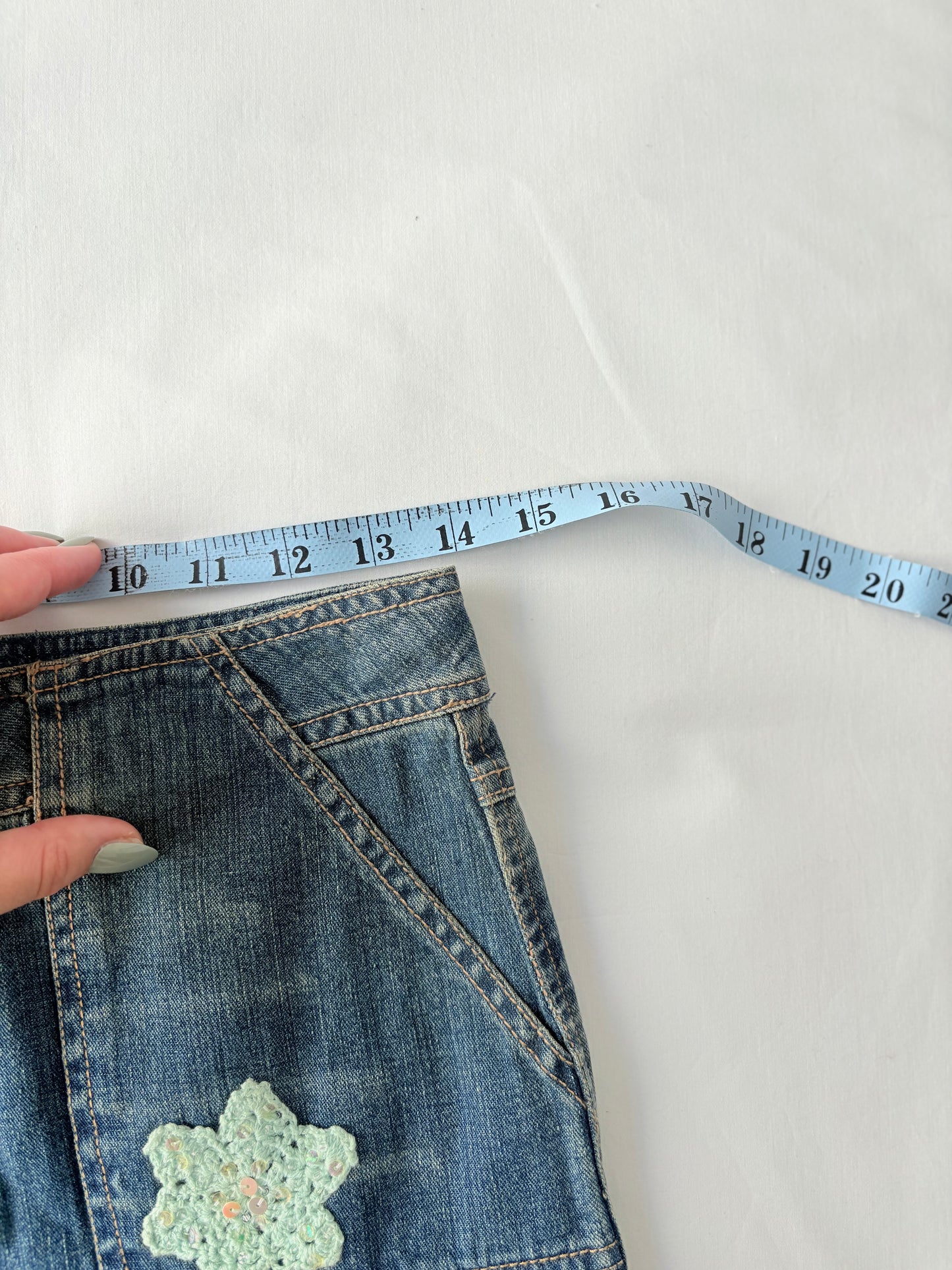 00’s Crochet flower denim skirt | Size 8