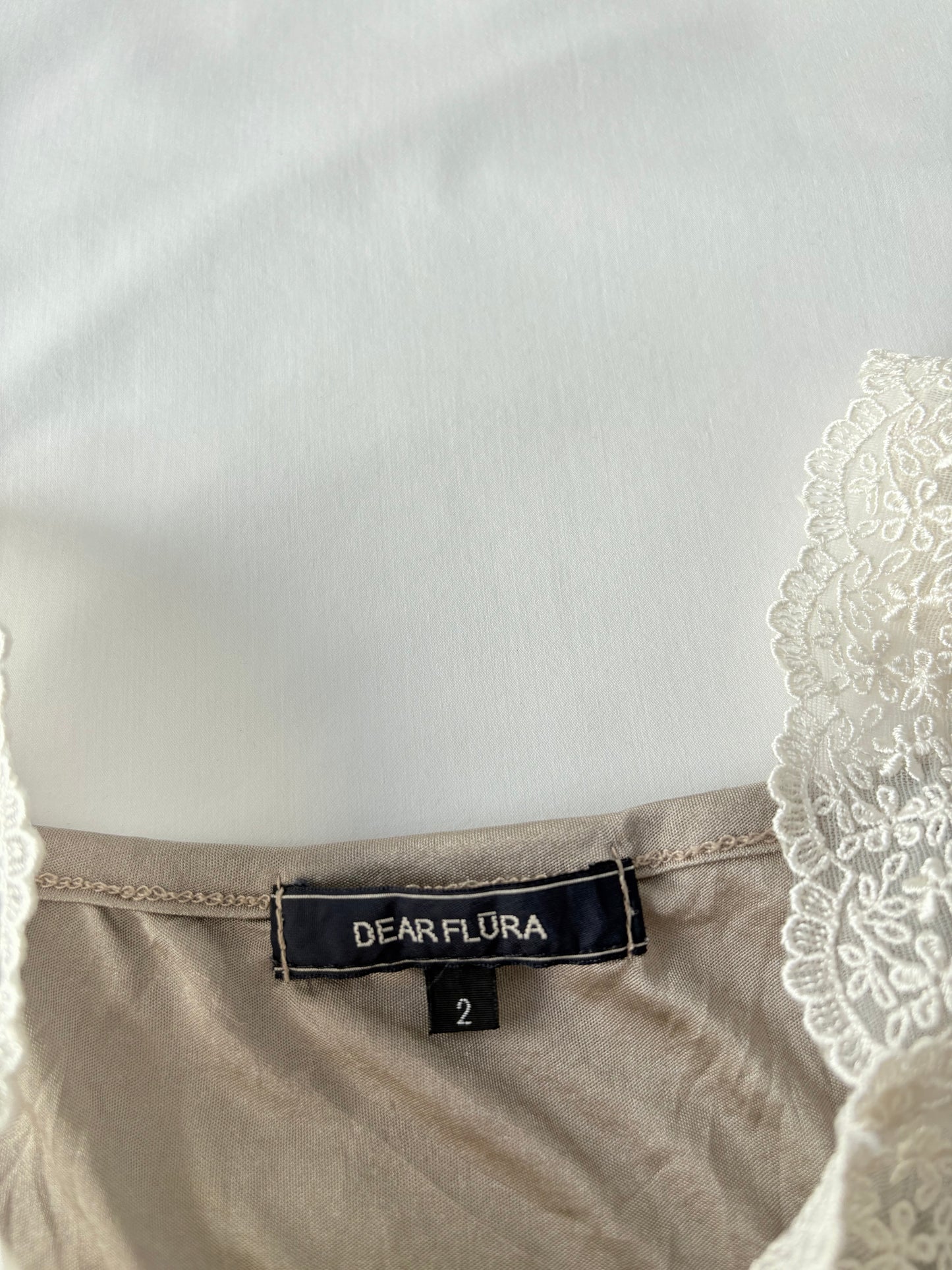 00’s Dear Flūra lace trim cami | Size small