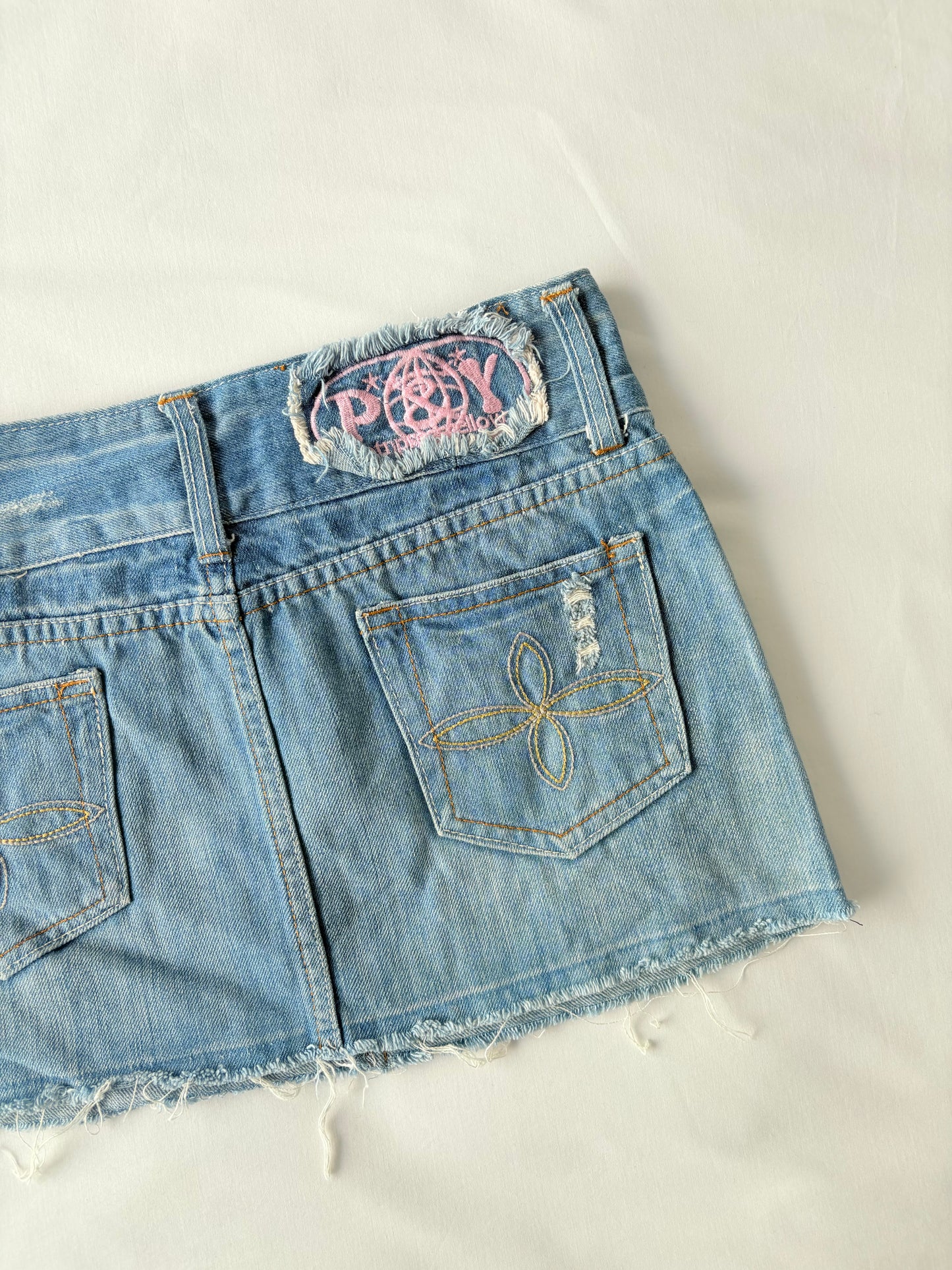 00’s Embroidered denim mini skirt | Size 8