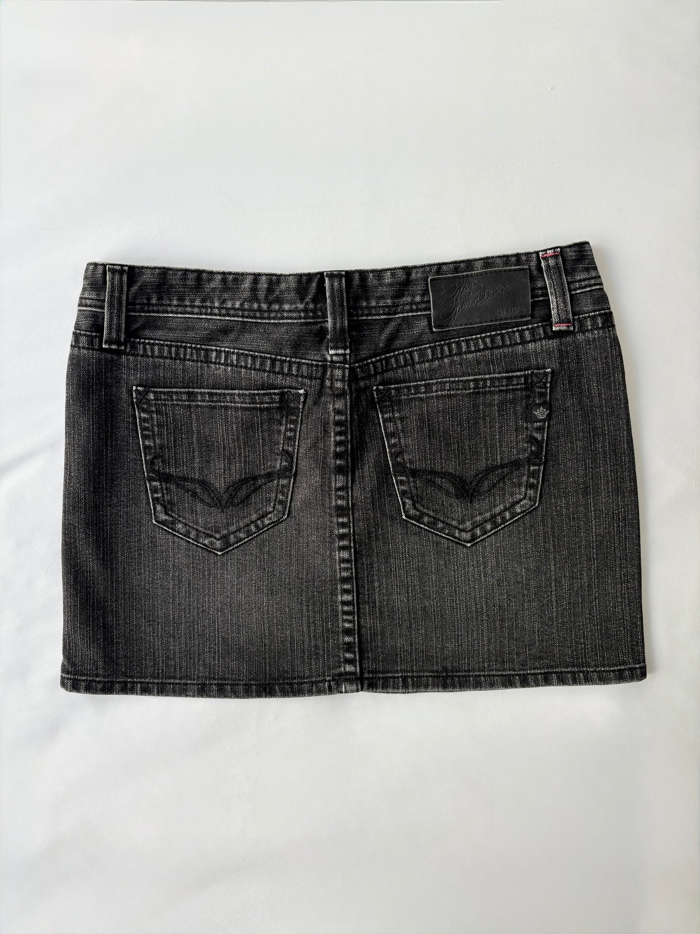00’s Embroidered denim grey mini skirt | Size 10
