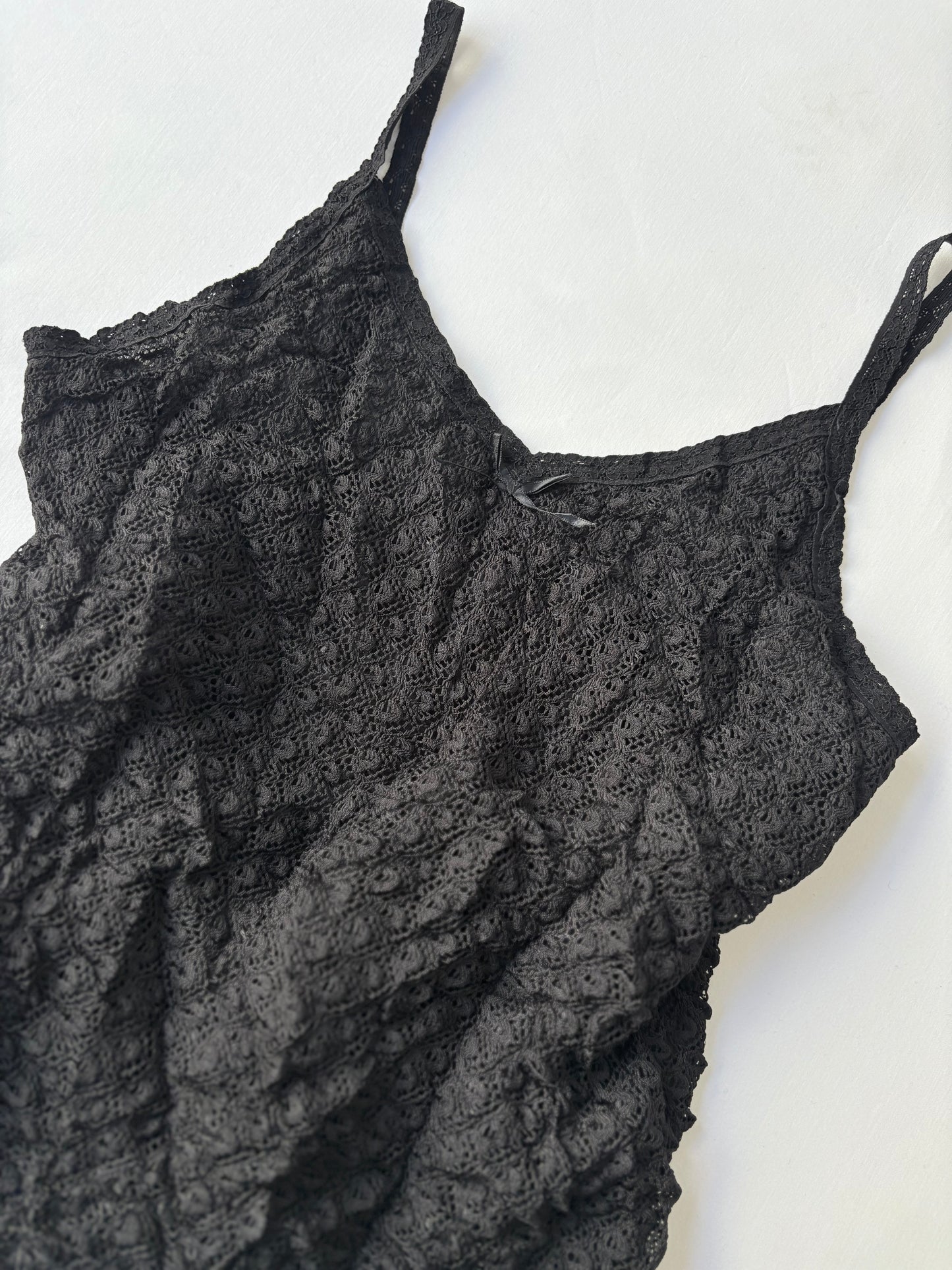 00’s Embroidered trim black cami | Size 8