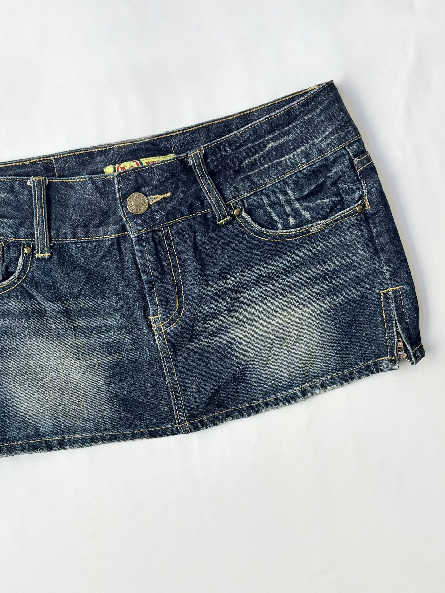 00’s WBL dark denim skirt | Size 12