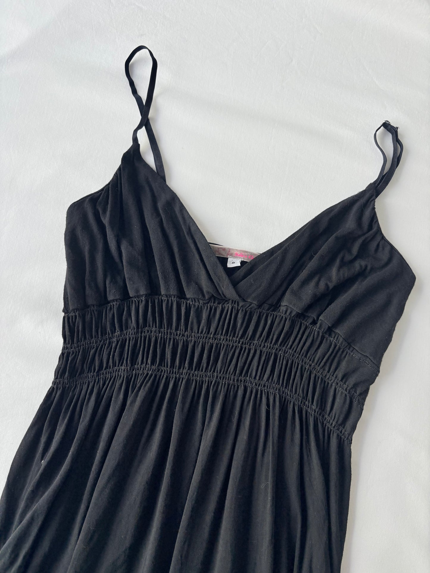 00’s Gathered black midi dress | Size 8-10