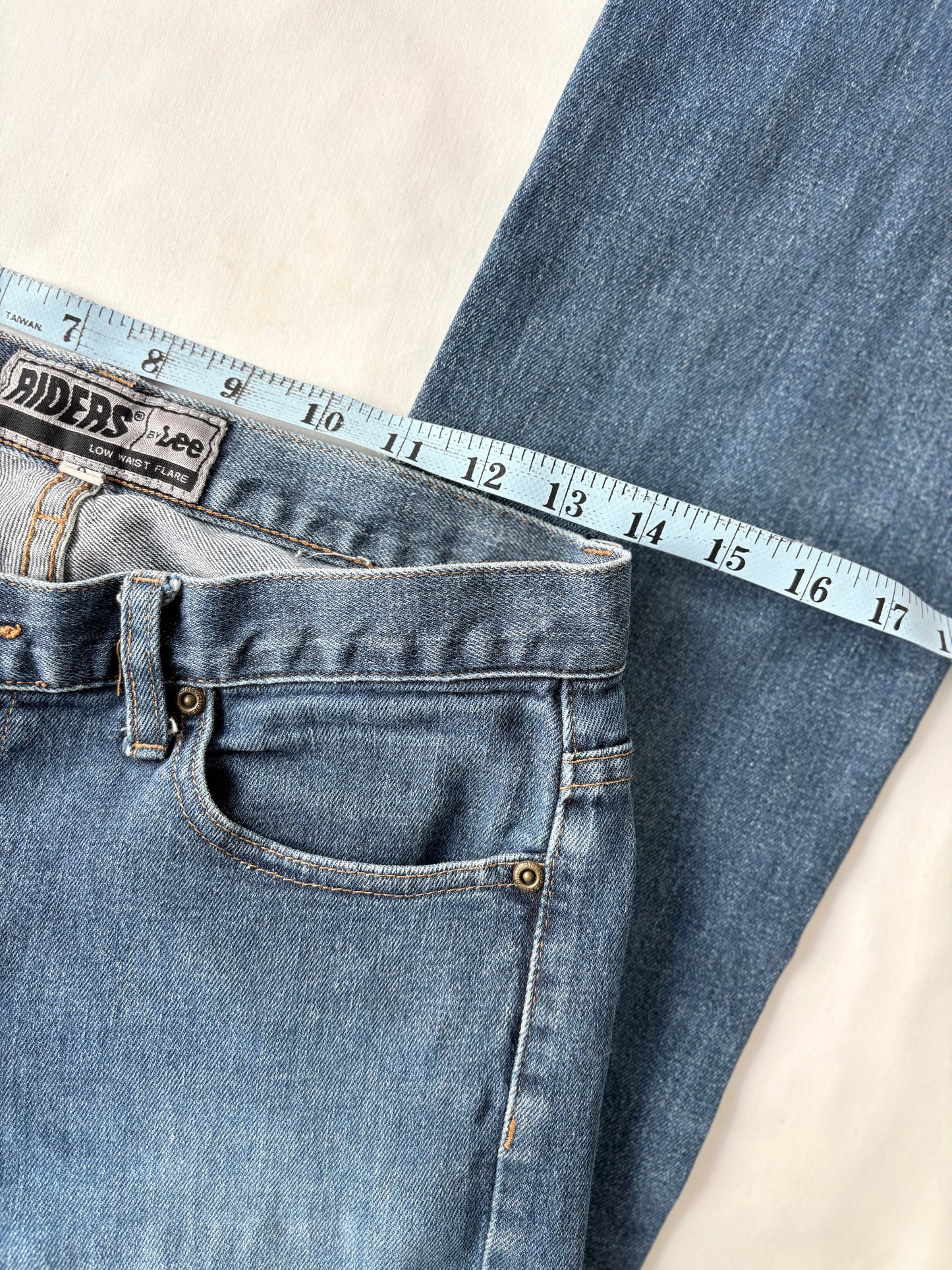 00’s Lee low rise flared jeans | Size 8