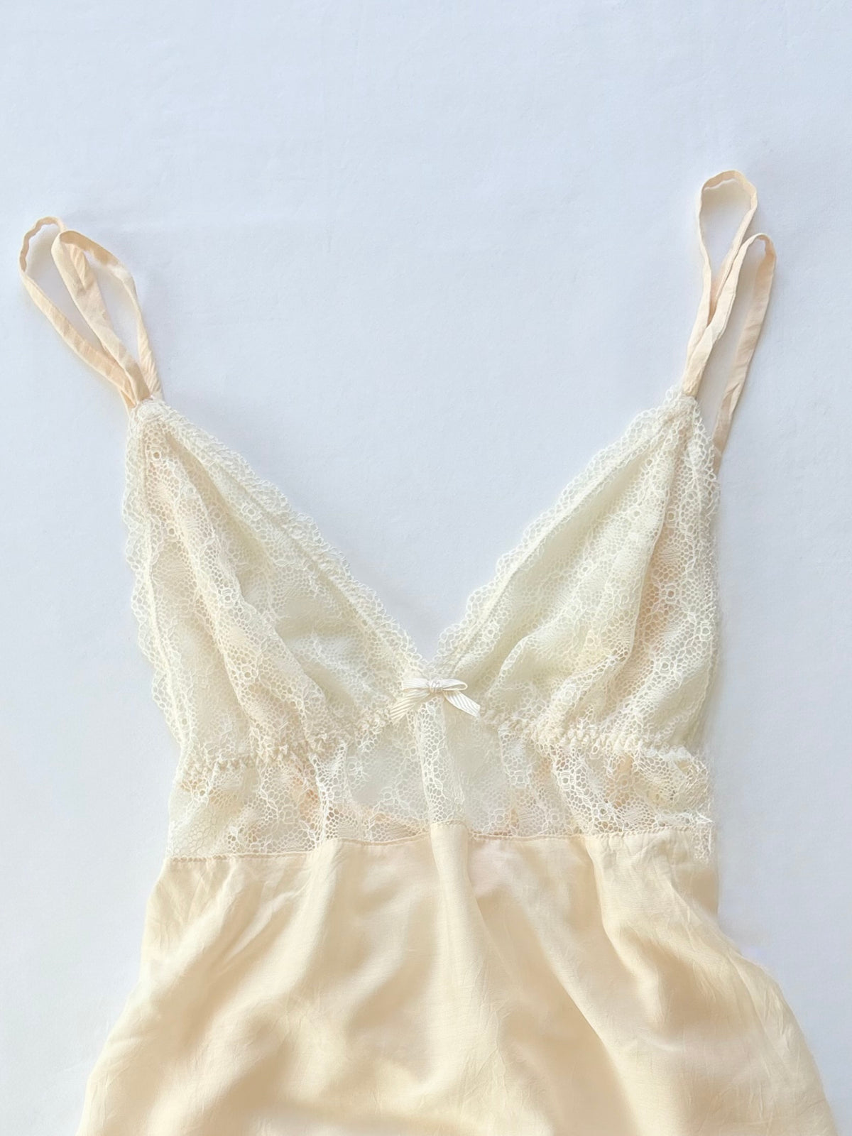 00’s Victoria’s Secret cream lace cami | Size XS