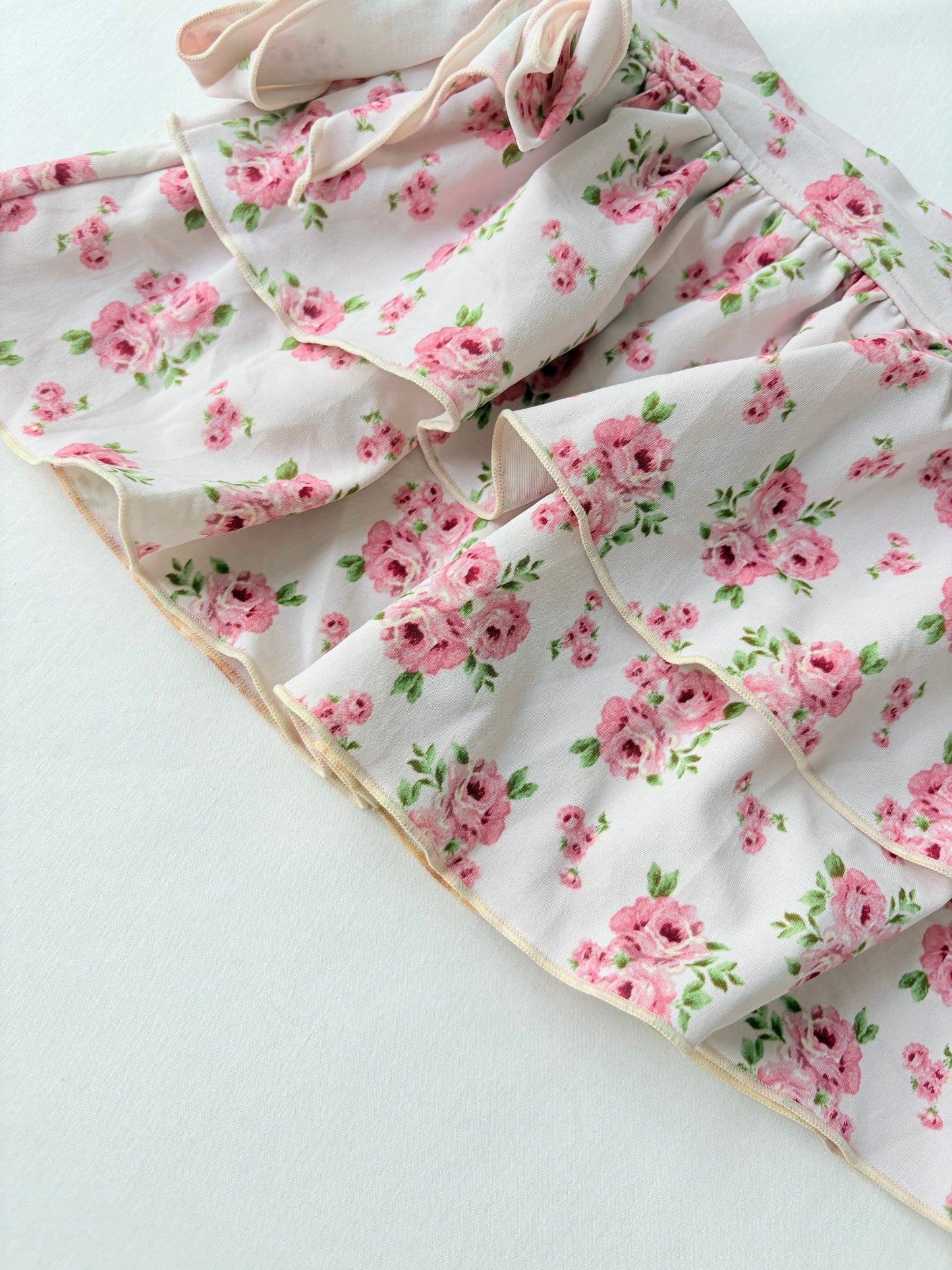 00’s Floral ruffle micro skirt | Size 6-8