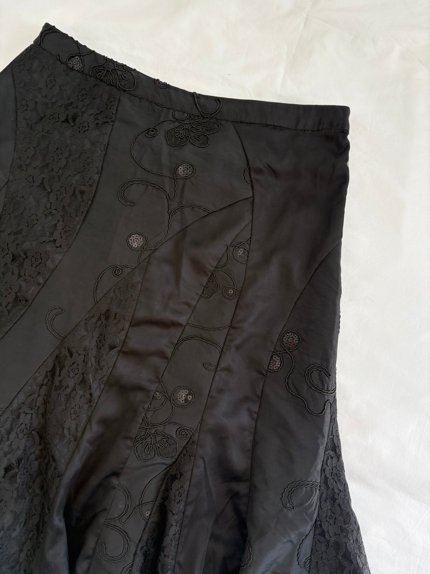 00’s Black sequin midi skirt | Size 12