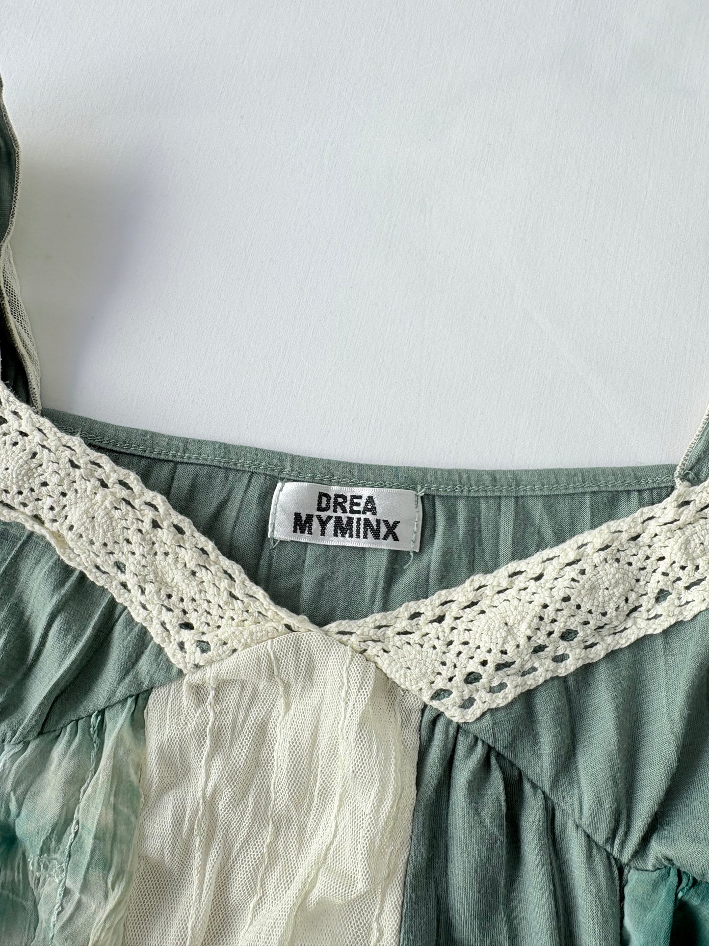 00’s Drea sage green top | Size 12