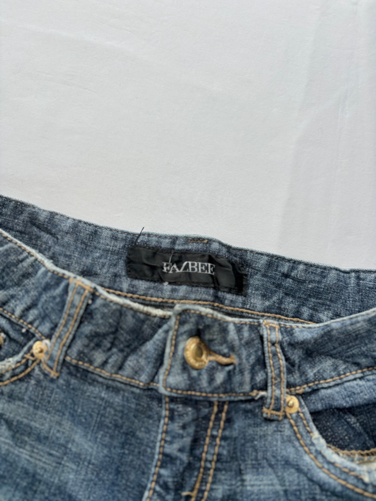 00’a Fazbee low rise denim shorts | Size 10