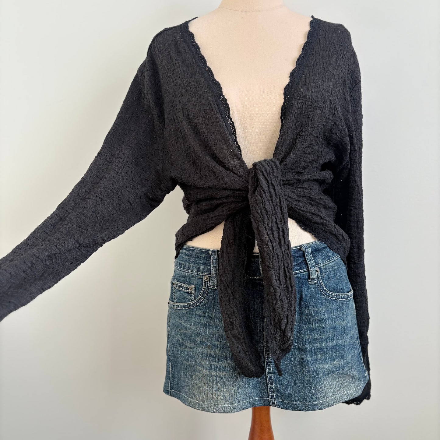 00’s Concept tie lace trim top | Size medium