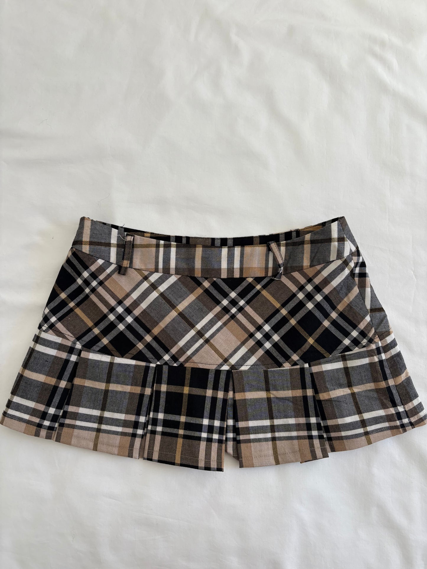 00’s Tan plaid mini skirt | Size 8-10