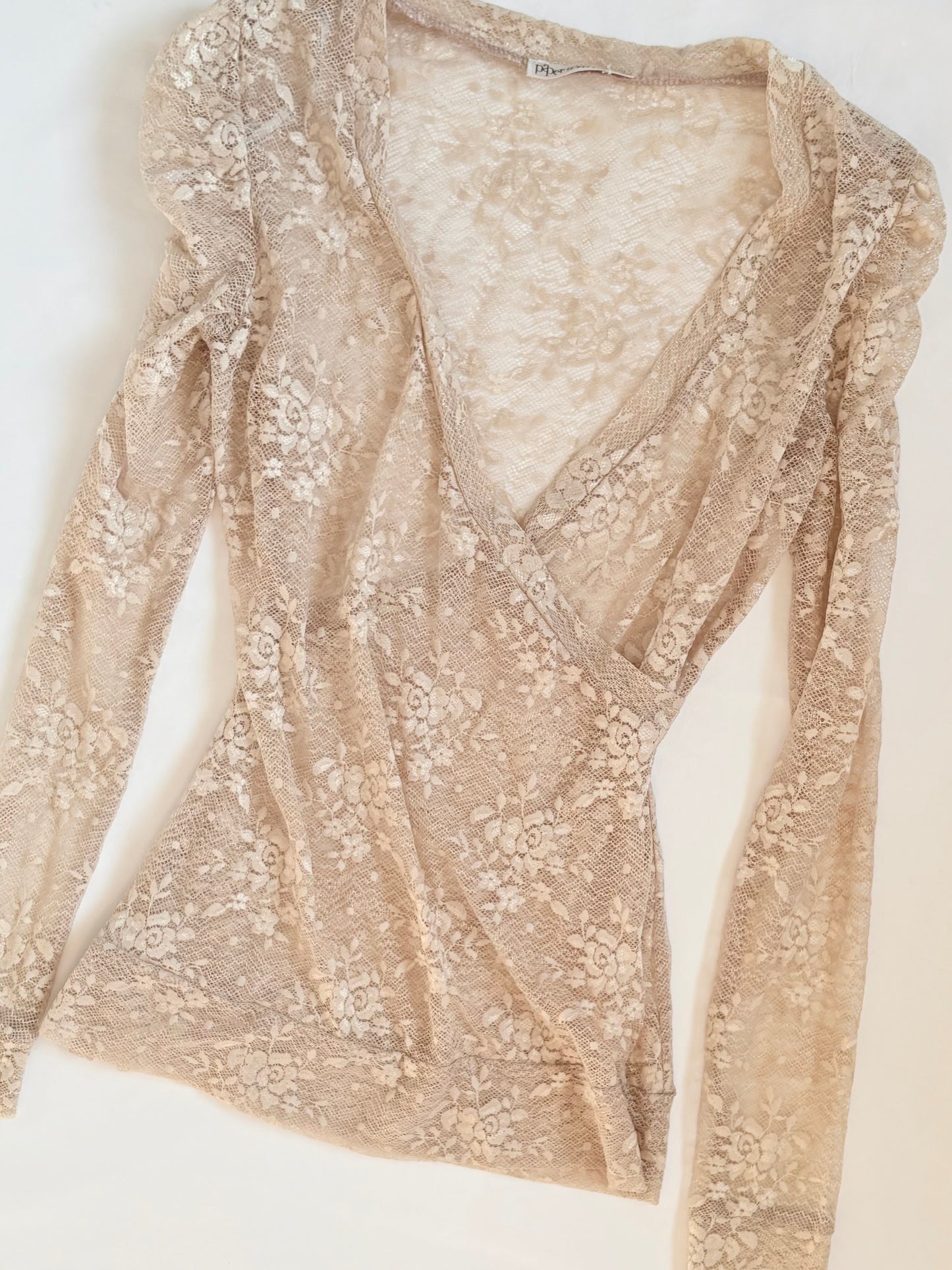 00’s Cream lace crossover top | Size medium