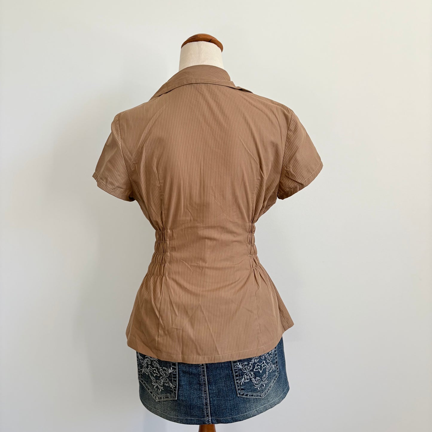 00’s Ommenche caramel cinched shirt | Size 10