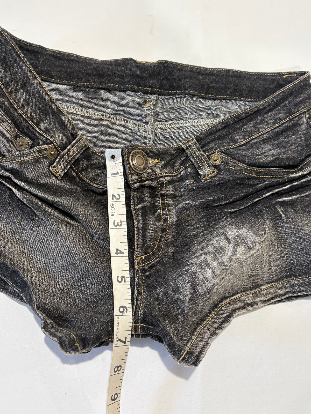 00’s Japanese low rise denim shorts | Size 10