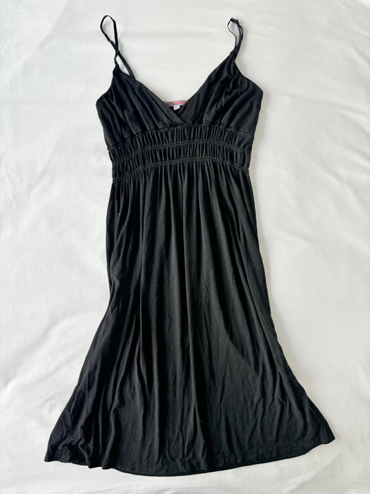 00’s Gathered black midi dress | Size 8-10