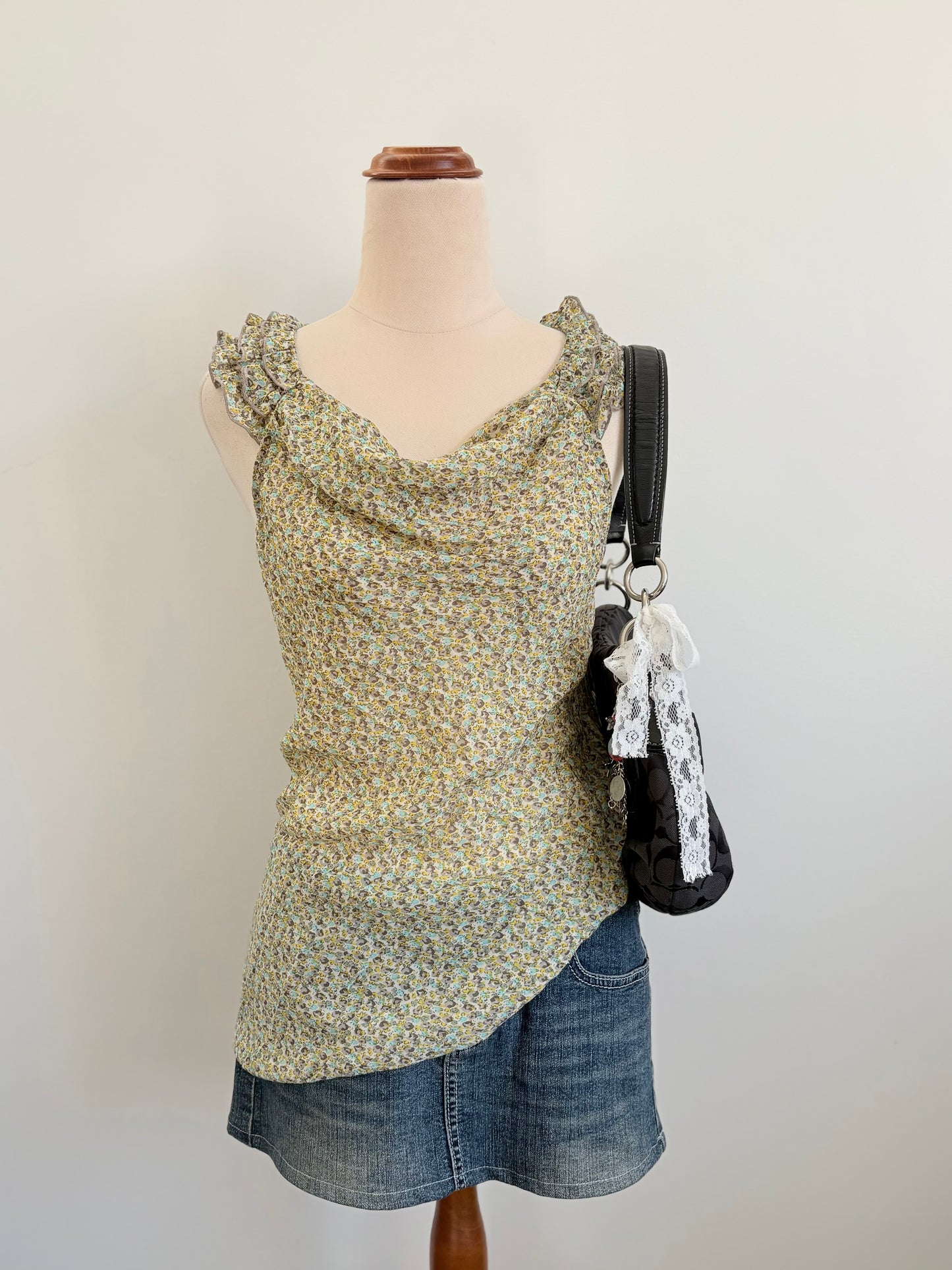 00’s Quintessential cowl neck top | Size small