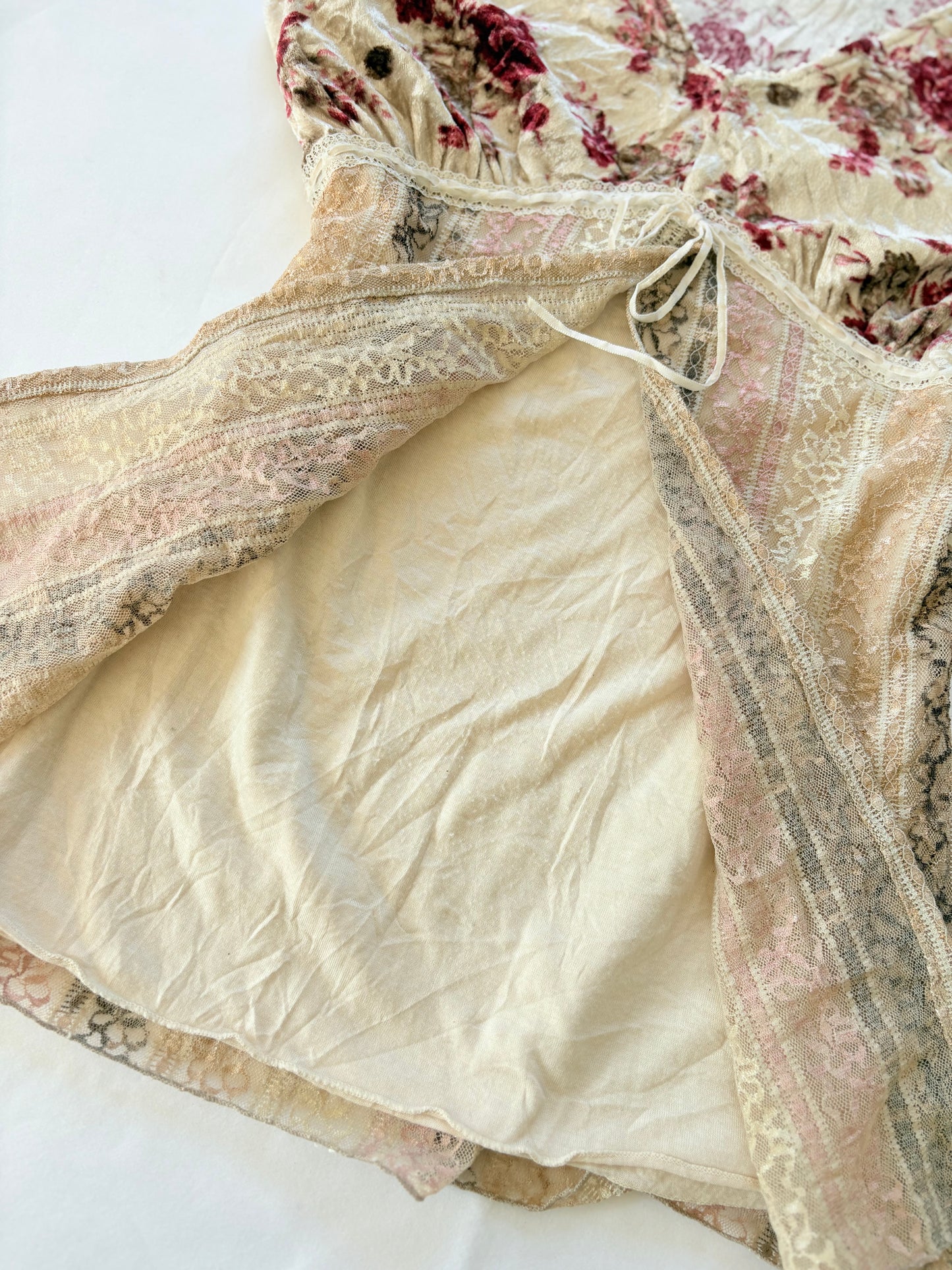 00’s Japanese ribbon floral top | Size 10-12
