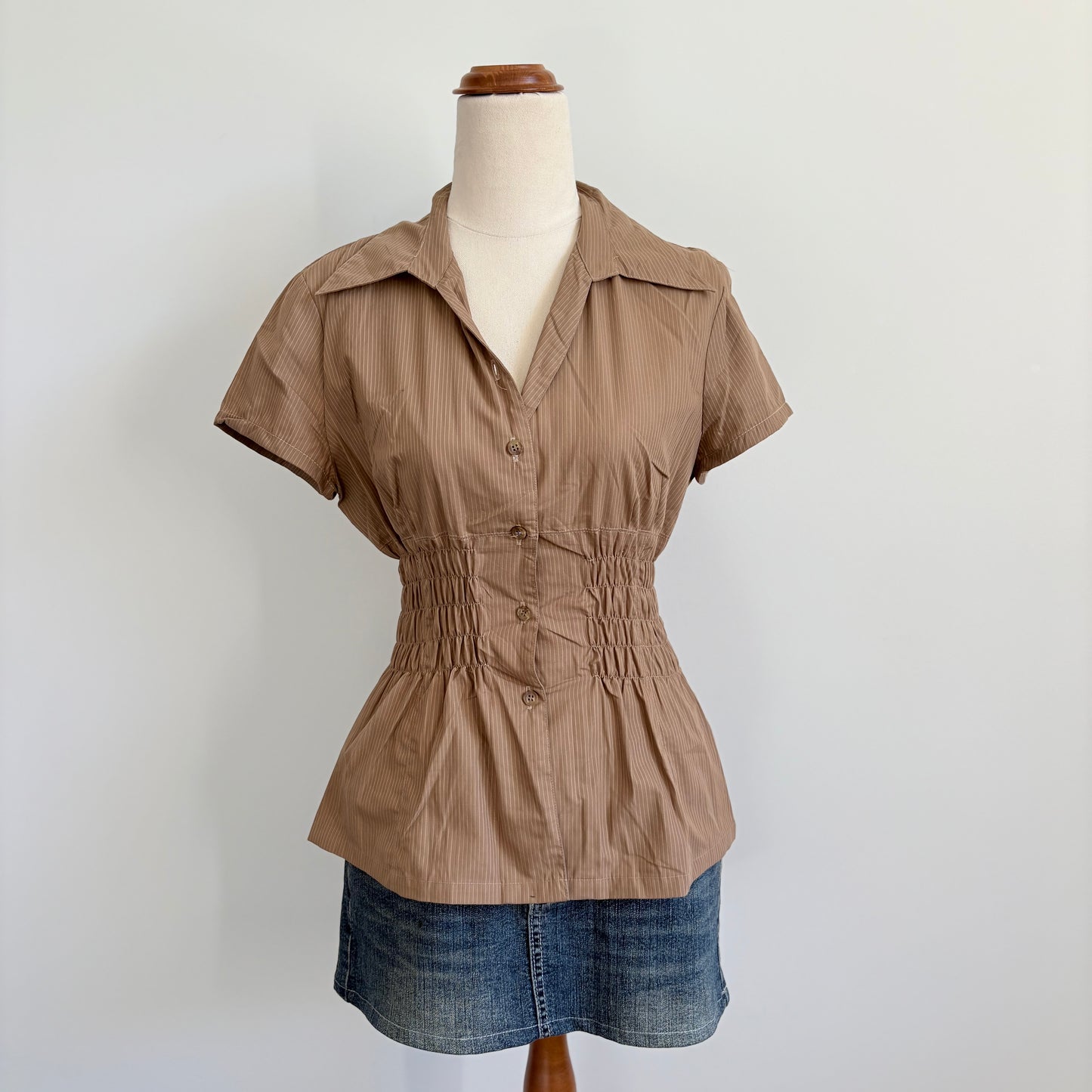 00’s Ommenche caramel cinched shirt | Size 10