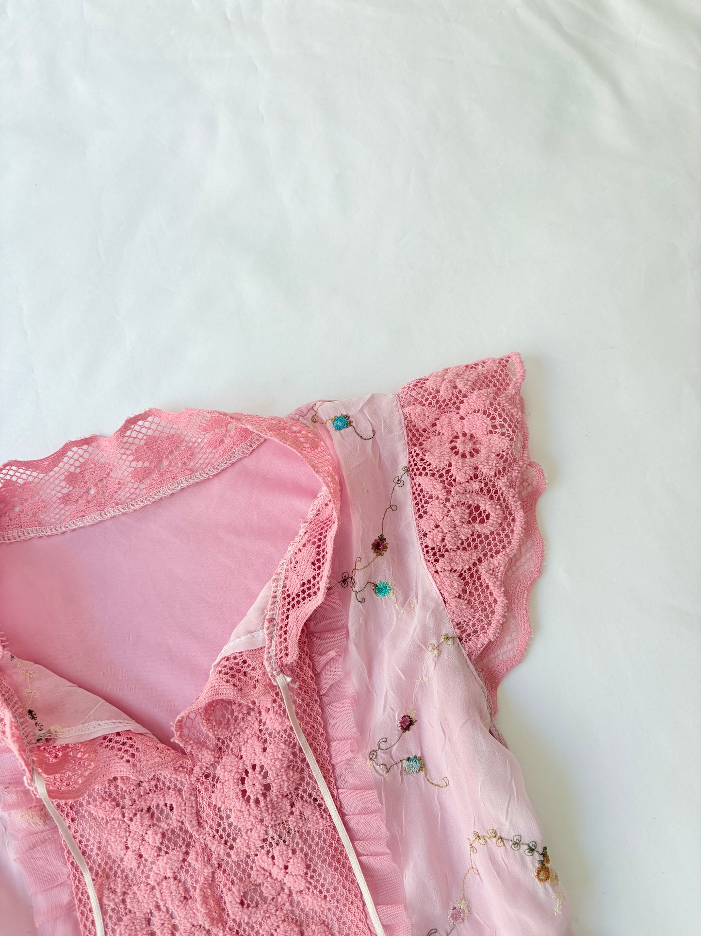 00’s Hot Shop embroidered top | Size 8-10