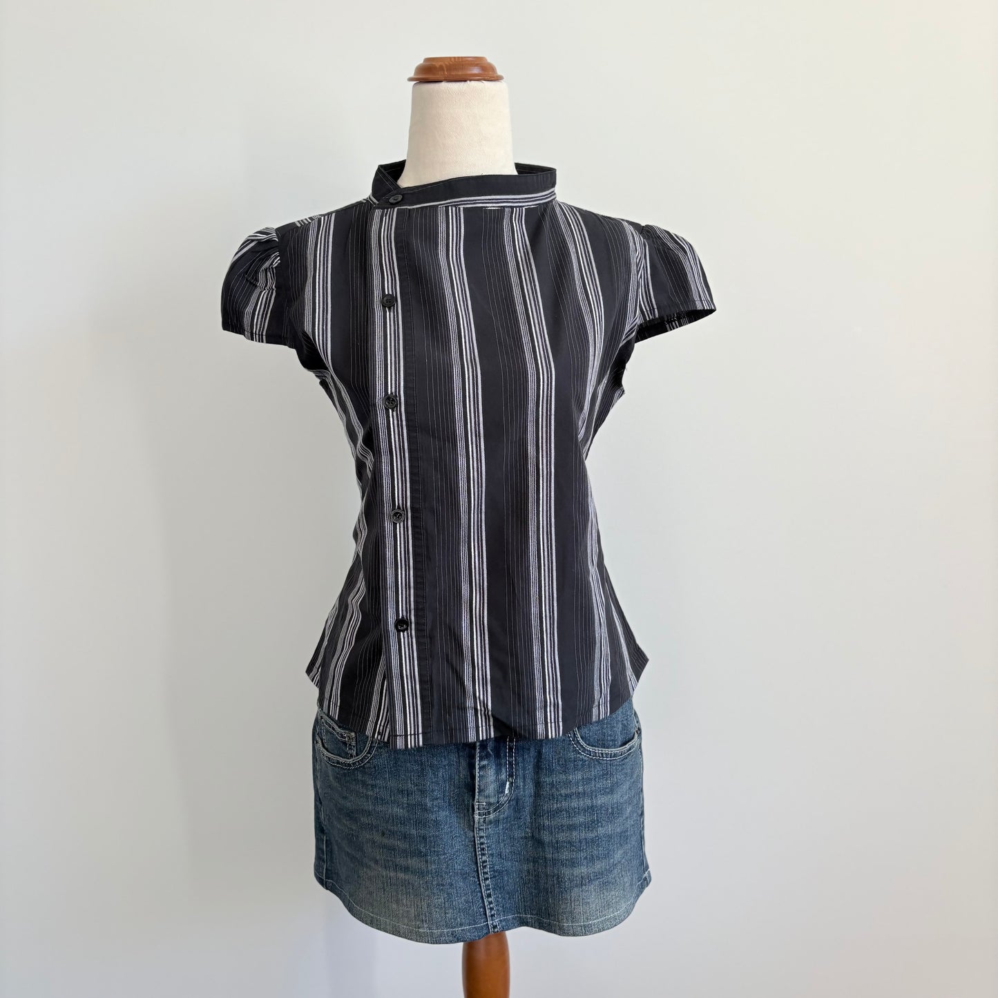 00’s Black reworked cap sleeve shirt | Size 12