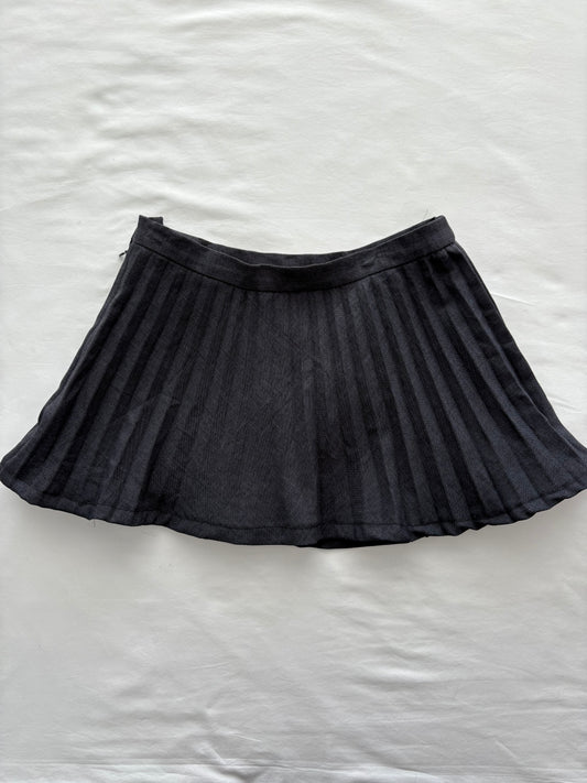 00’s Charcoal pleated mini skirt | Size 6