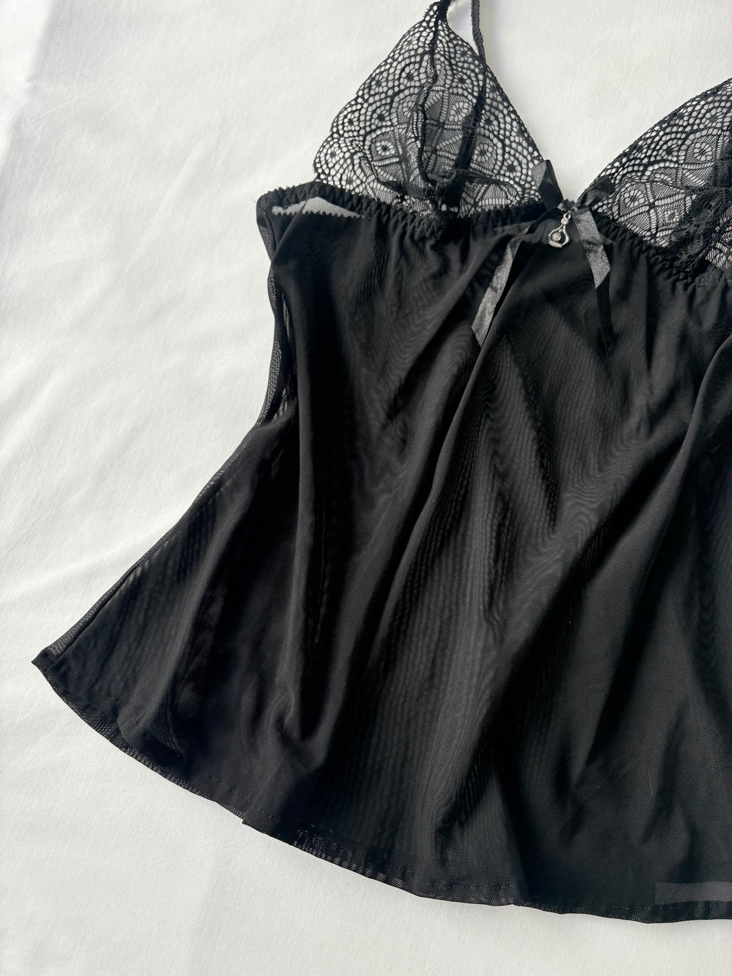 00’s Lace black cami | Size 8