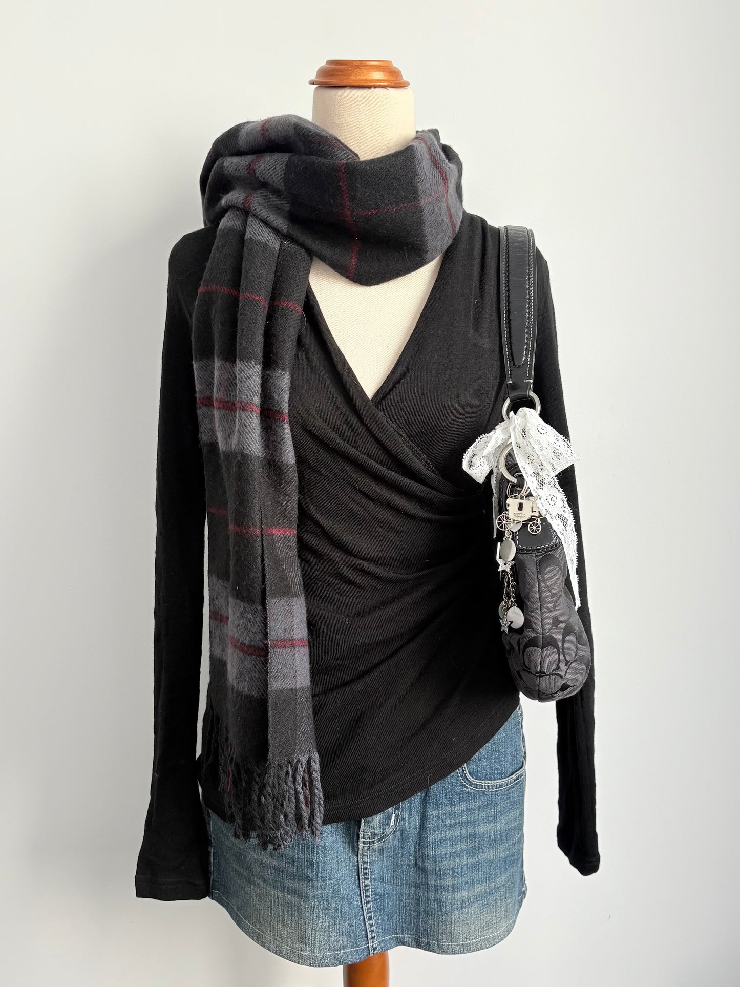 Tartan grey tassel scarf