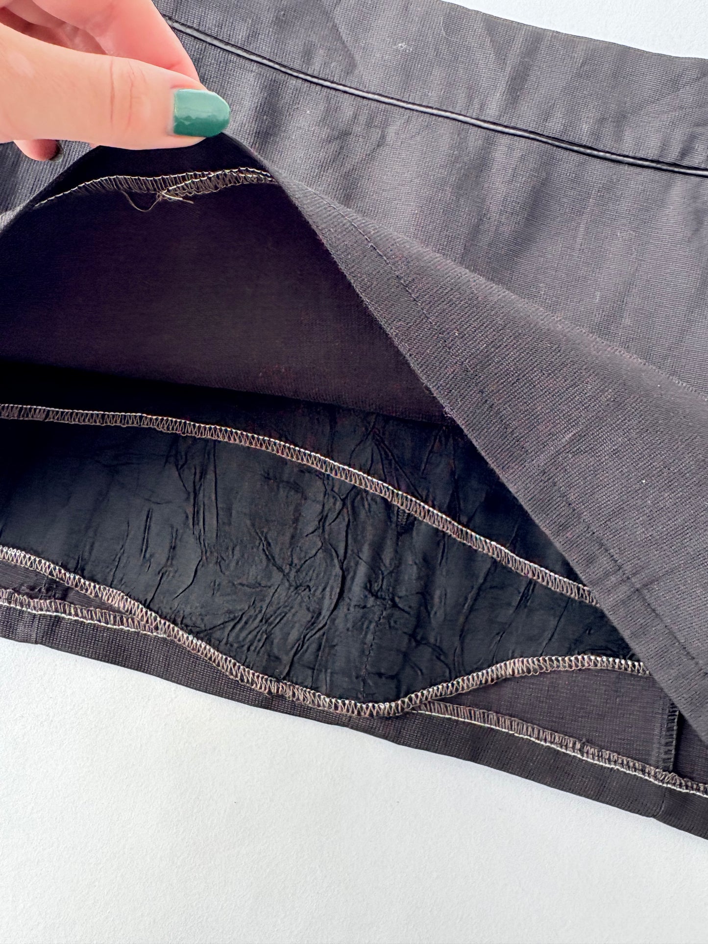 00’s Floral black mini skirt | Size 10