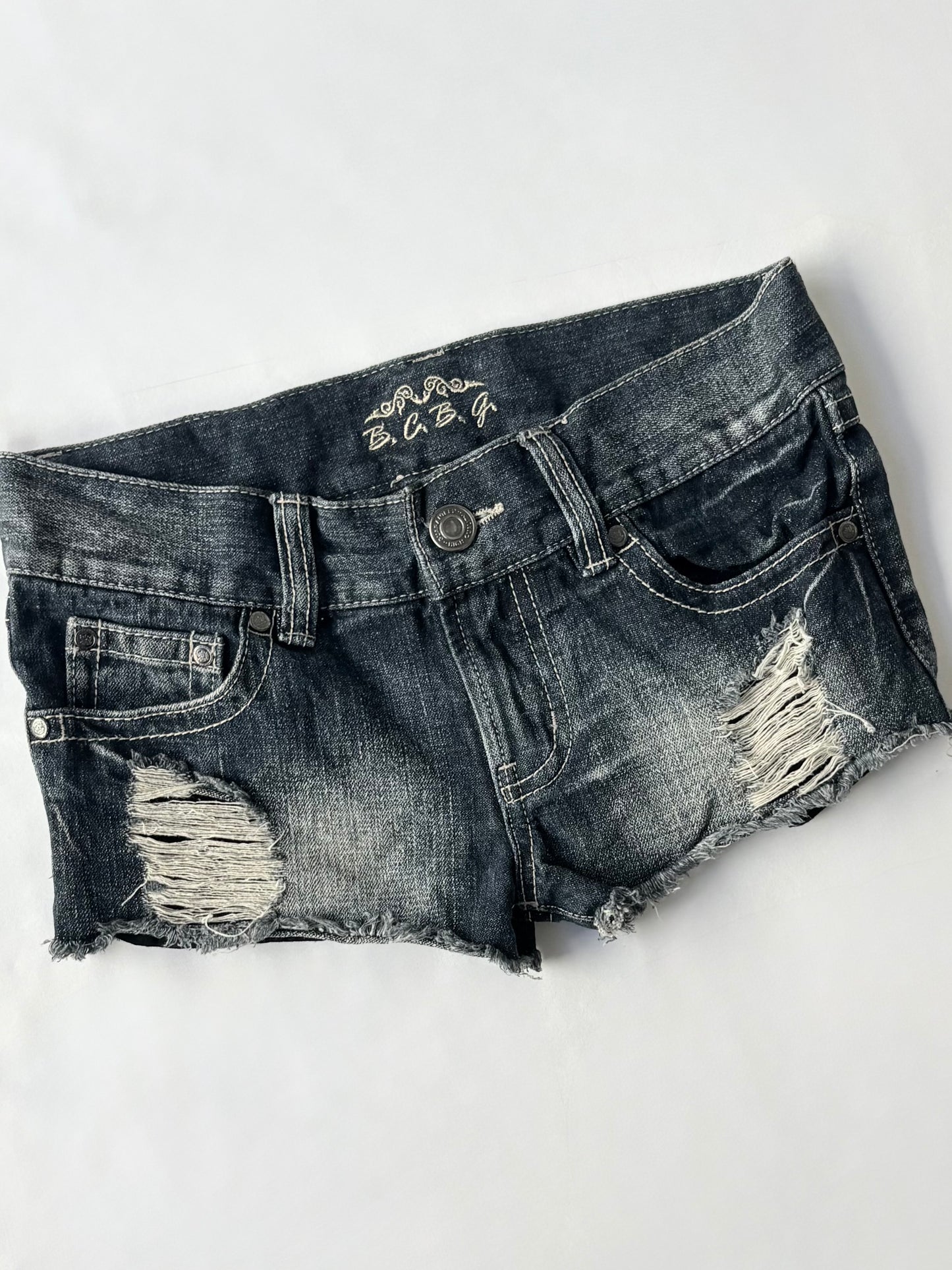 00’s BCBG distressed denim shorts | Size 10