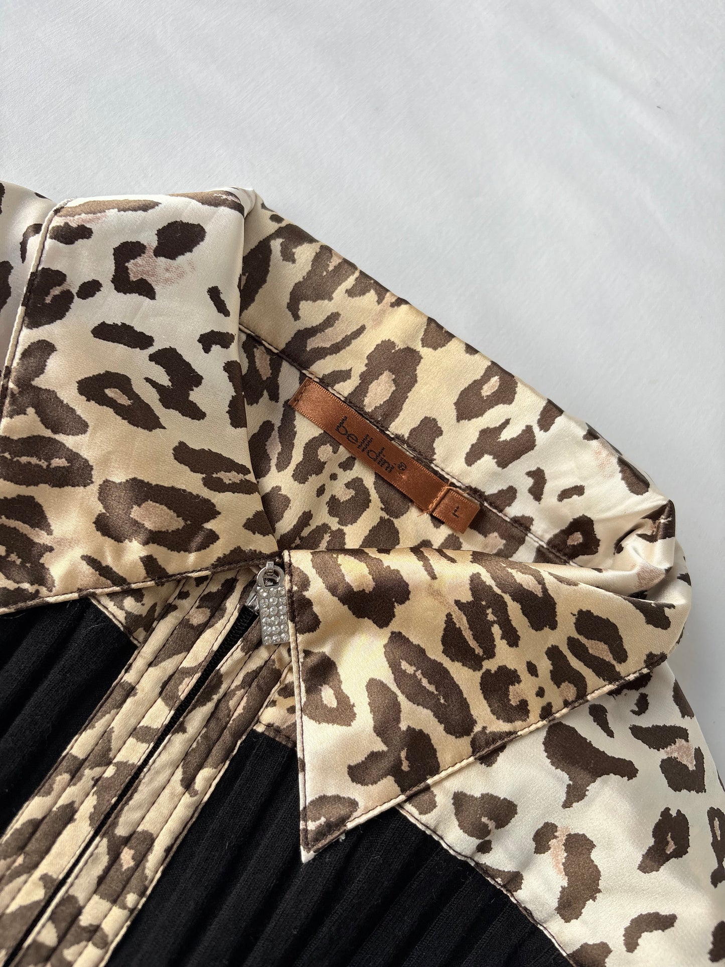 00’s Leopard double zip top | Size medium