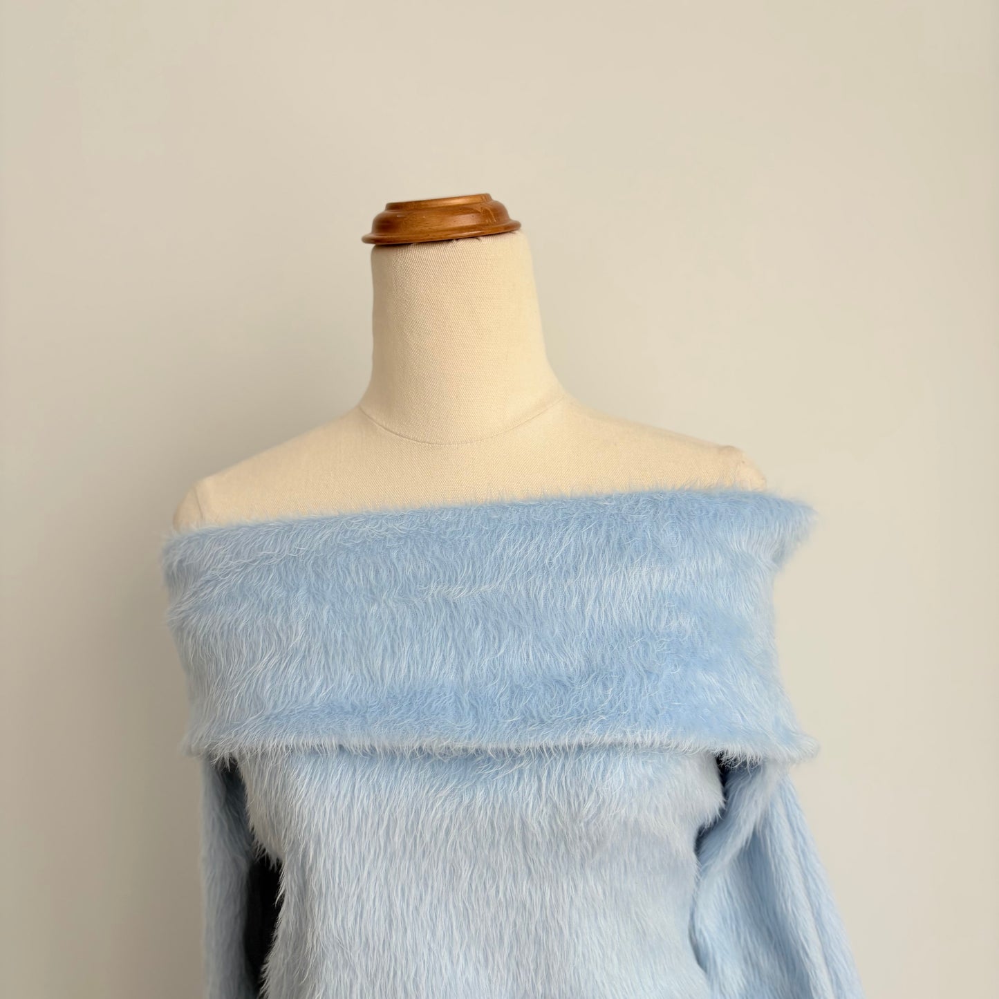 00’s Garage baby blue jumper | Size medium