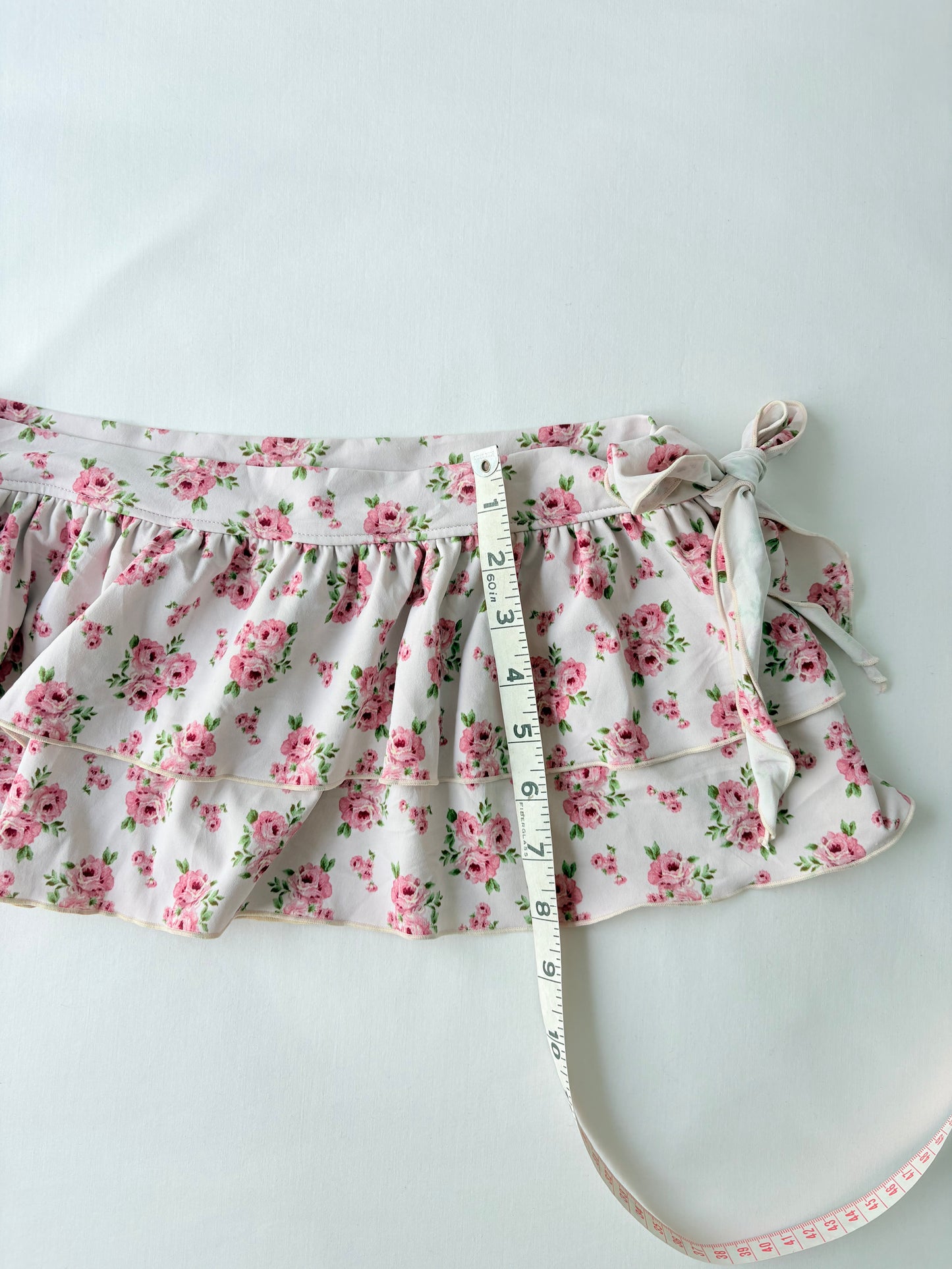 00’s Floral ruffle micro skirt | Size 6-8
