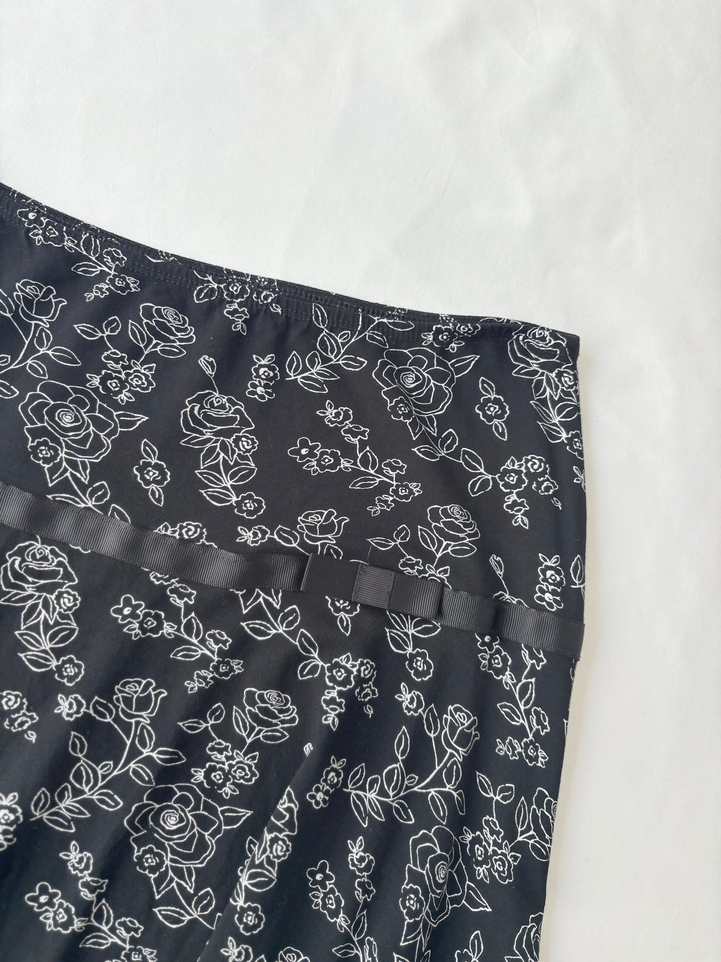 00’s Rose black midi skirt | Size 14