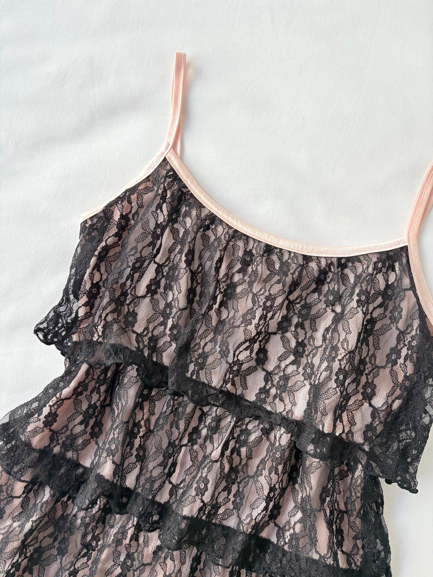 00’s Lace ruffle cami | Size 8-10