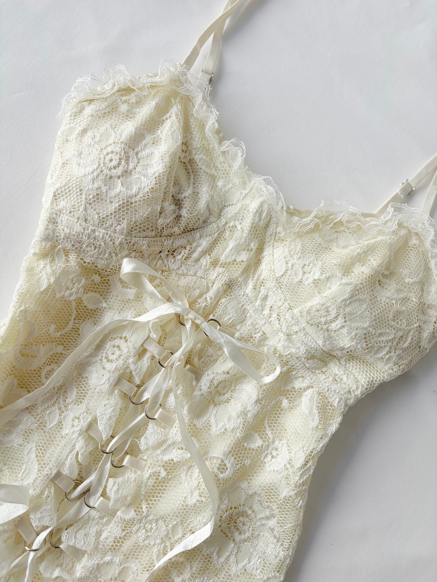 00’s Cream lace front top | Size 8