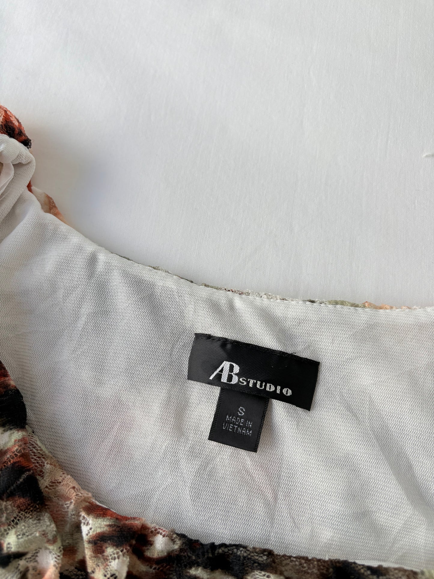 00’s Milkmaid ruffle top | Size small