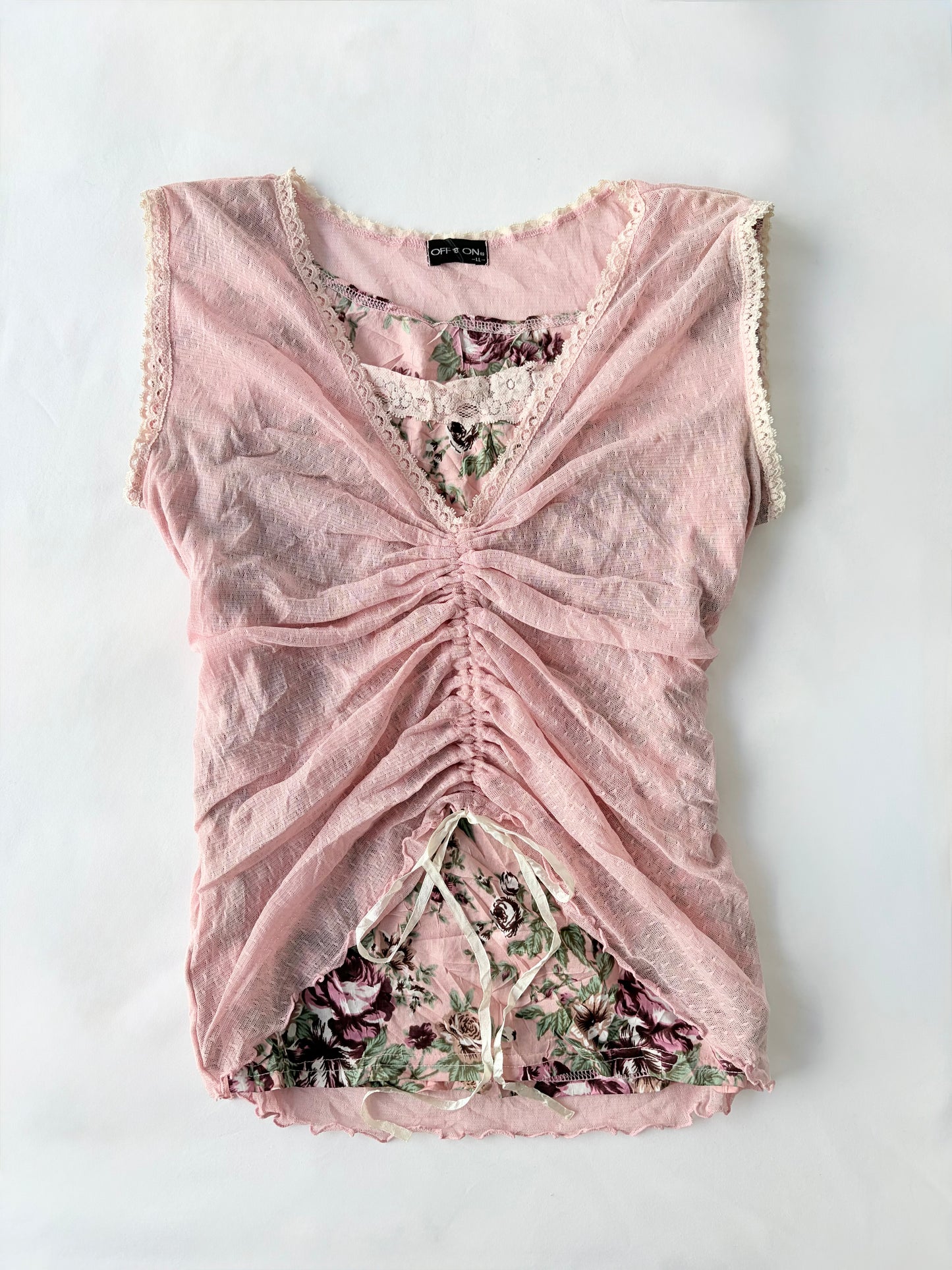 00’s Ruched pink floral top | Size large