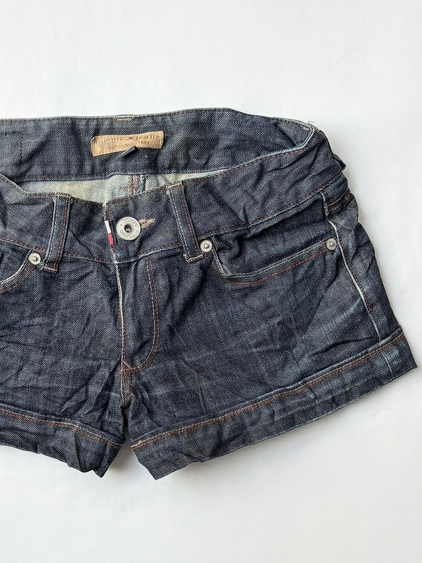 00’s Tommy Hilfiger low rise denim shorts | Size 8