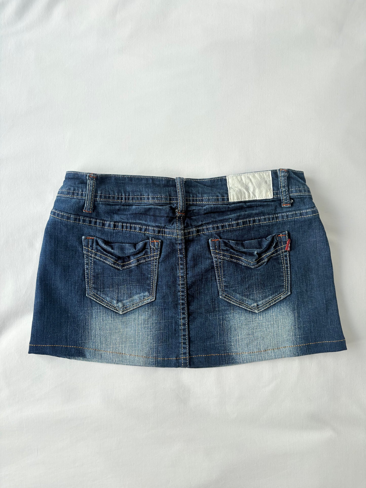 00’s Dark wash denim skirt | Size 8