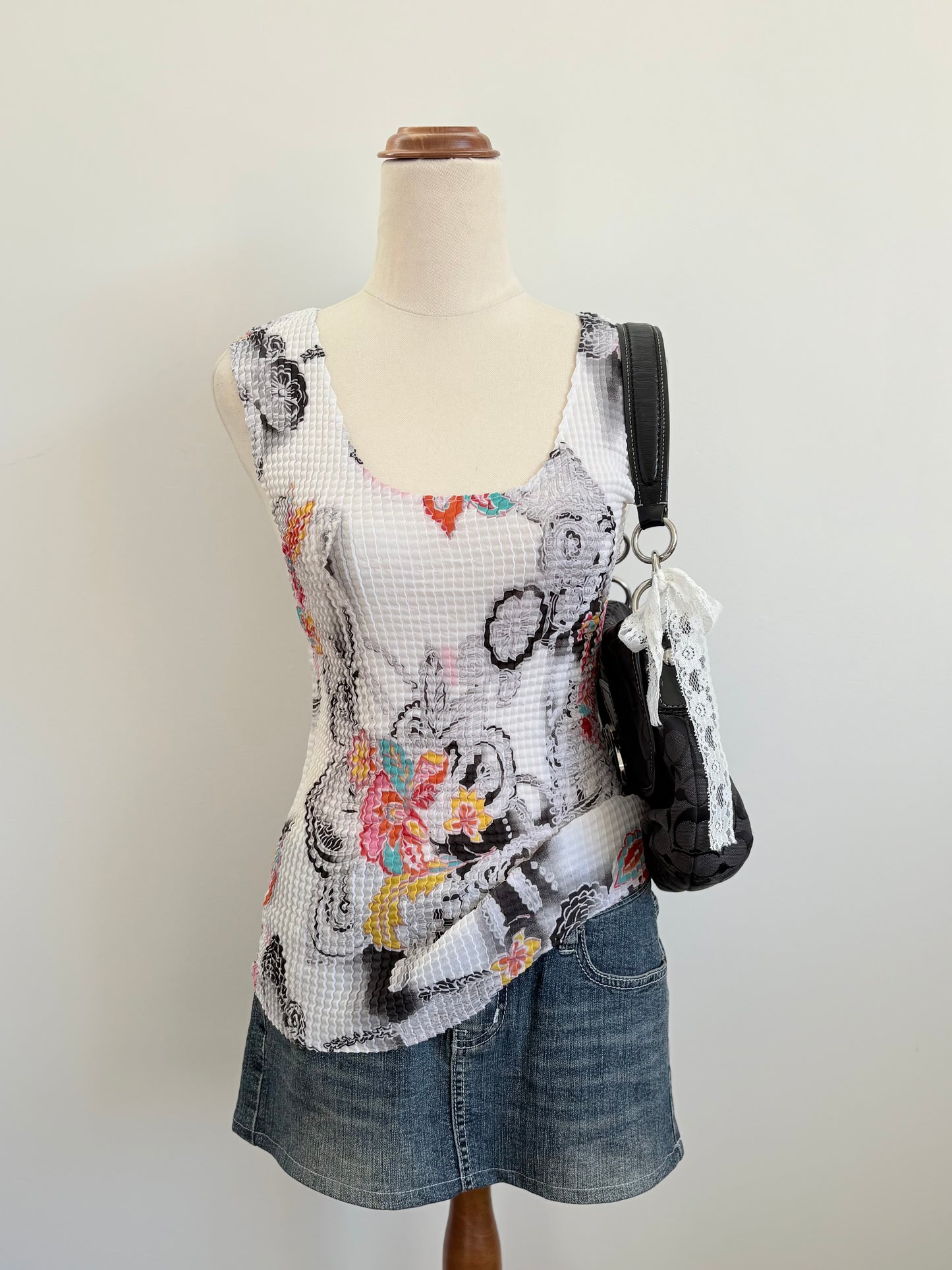 00’s Nicola graphic popcorn tank | Size medium